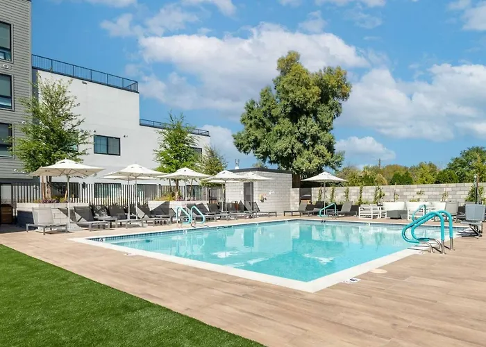 Apartment Zen Den In Arcadia - Pool, Fire Pits, Gym, Games